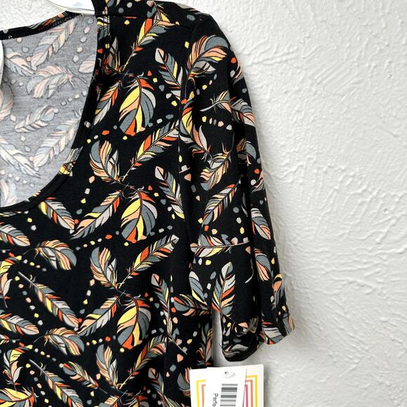 NWT LuLaRoe Feathers Perfect T-Shirt Tunic Length - Picture 3 of 9